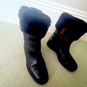 Gucci fur boots size 7